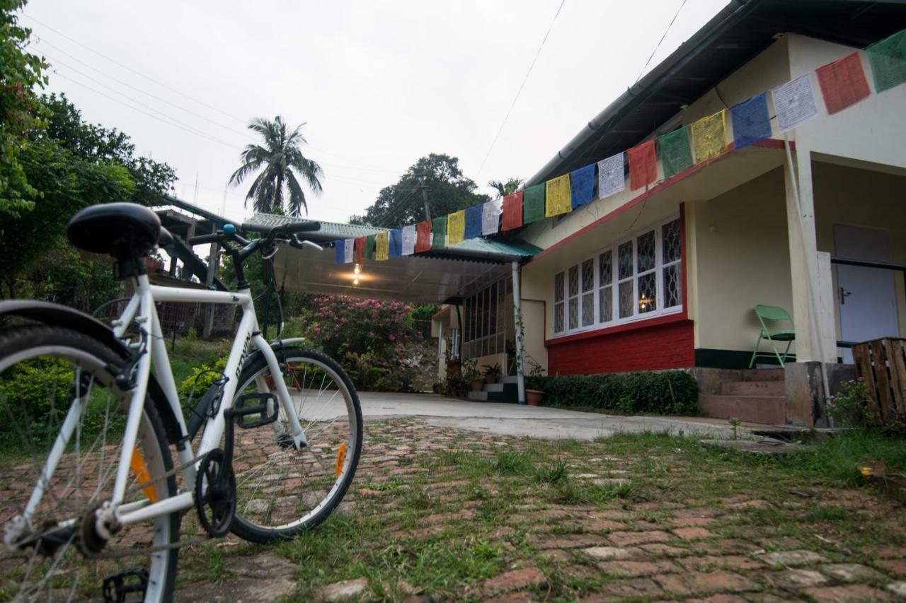 Gibbon Backpackers Hostel Guwahati Luaran gambar