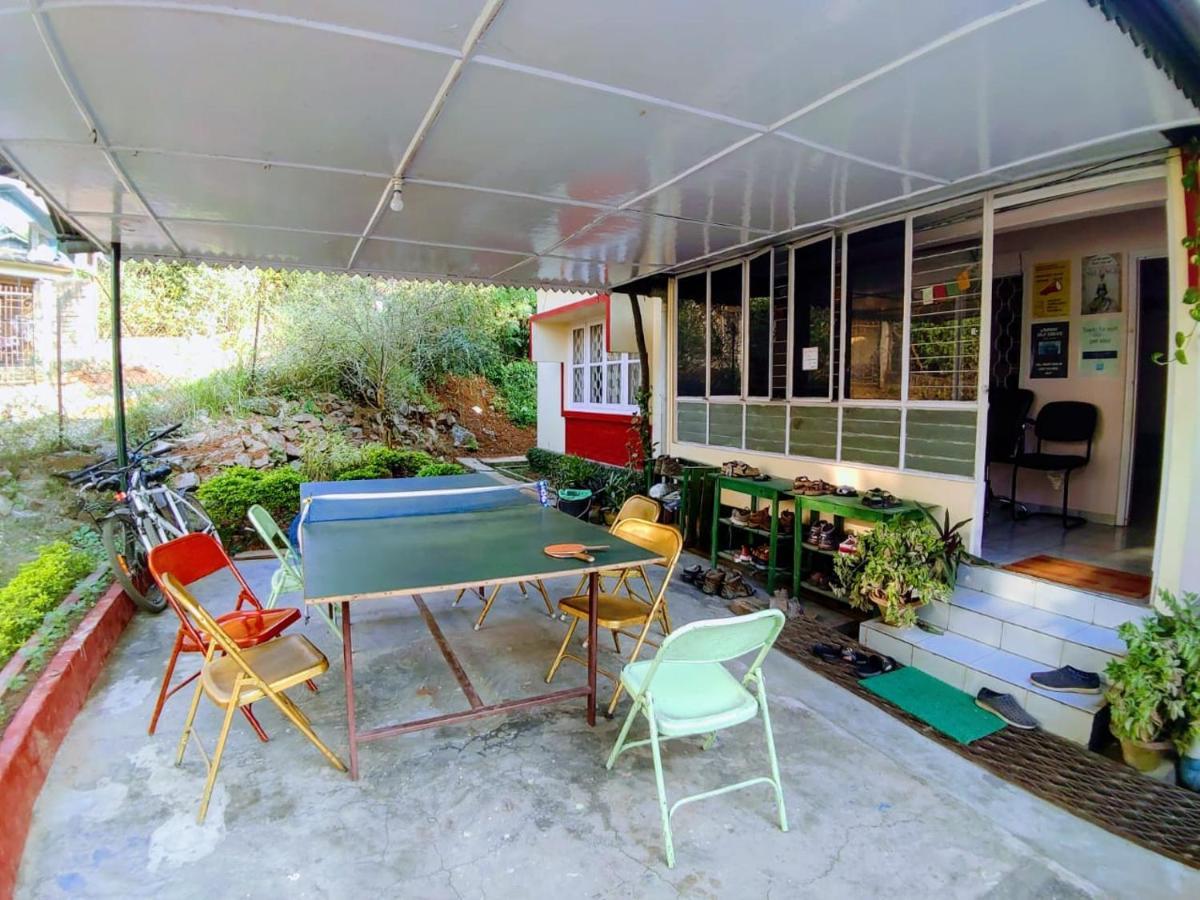 Gibbon Backpackers Hostel Guwahati Luaran gambar